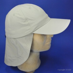 Casquette randonnée très longue visière anti UV beige avec protége nuque