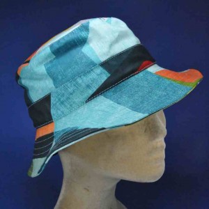 Chapeau de pluie imperméable multicolore bleu femme