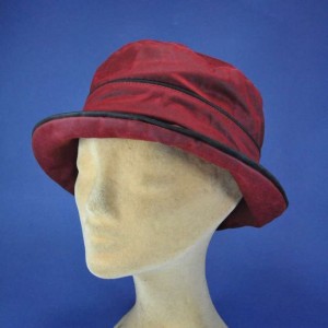 chapeau de pluie rouge femme