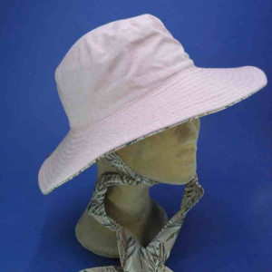 chapeau de soleil réversible avec lacet poudré