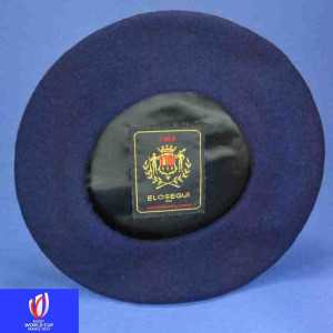béret bleu marine avec pin's officiel coupe du monde de rugby 2023