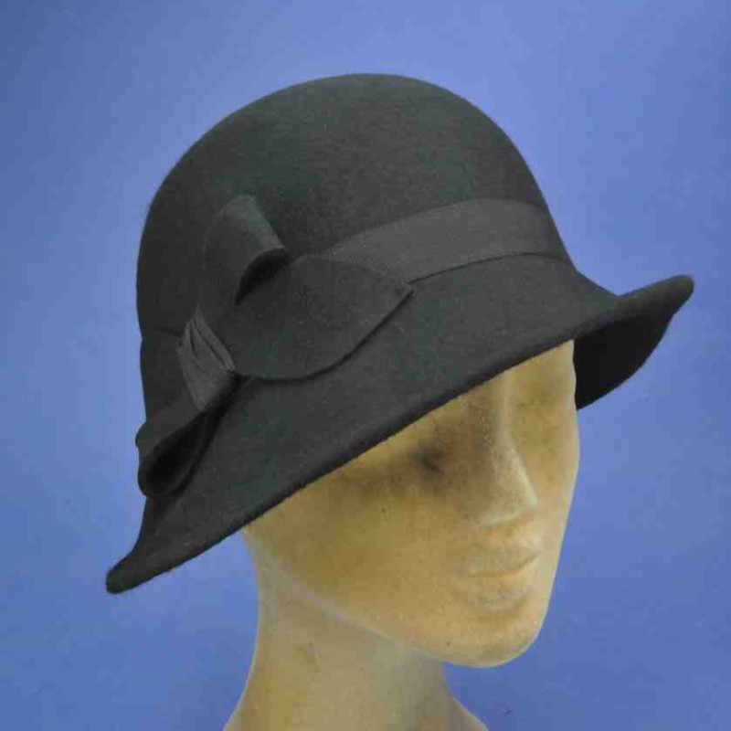 Chapeau cloche noir en feutre de laine Chapeau rétro femme — free download