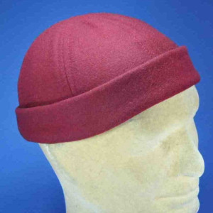 bonnet docker de couleur bordeaux en laine de caban