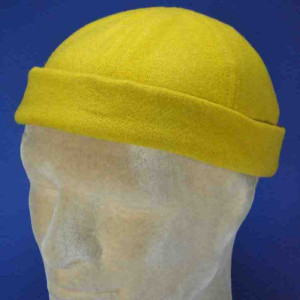 bonnet docker de couleur moutarde en laine de caban