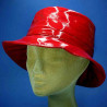 Chapeau réglable imperméable pvc rouge pour femme : couleur - rouge, Taille Réglable - par lacet de 54cm à 58cm