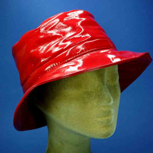 Chapeau réglable imperméable pvc rouge pour femme