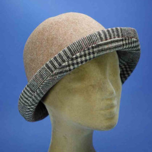 chapeau feutre de laine année 30 femme beige