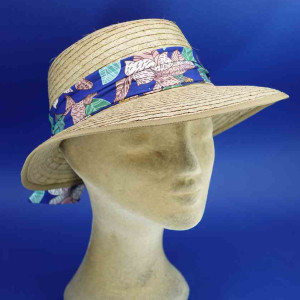 Casquette paille cousue de palmier longue visière foulard assorti